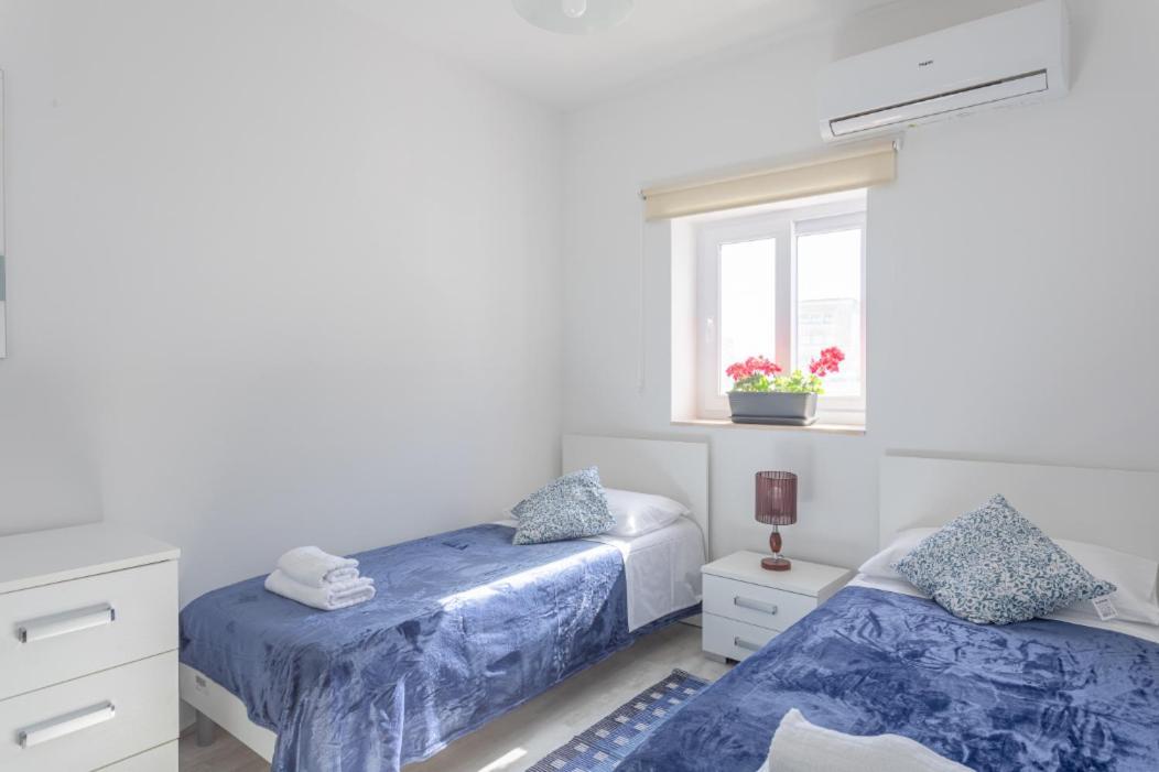F3 Room 2, Private Room Two Single Beds Shared Bathroom Msida Buitenkant foto