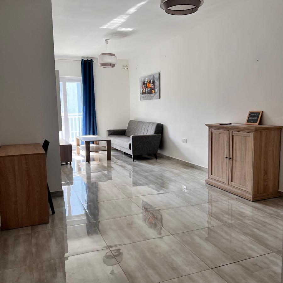 F3 Room 2, Private Room Two Single Beds Shared Bathroom Msida Buitenkant foto