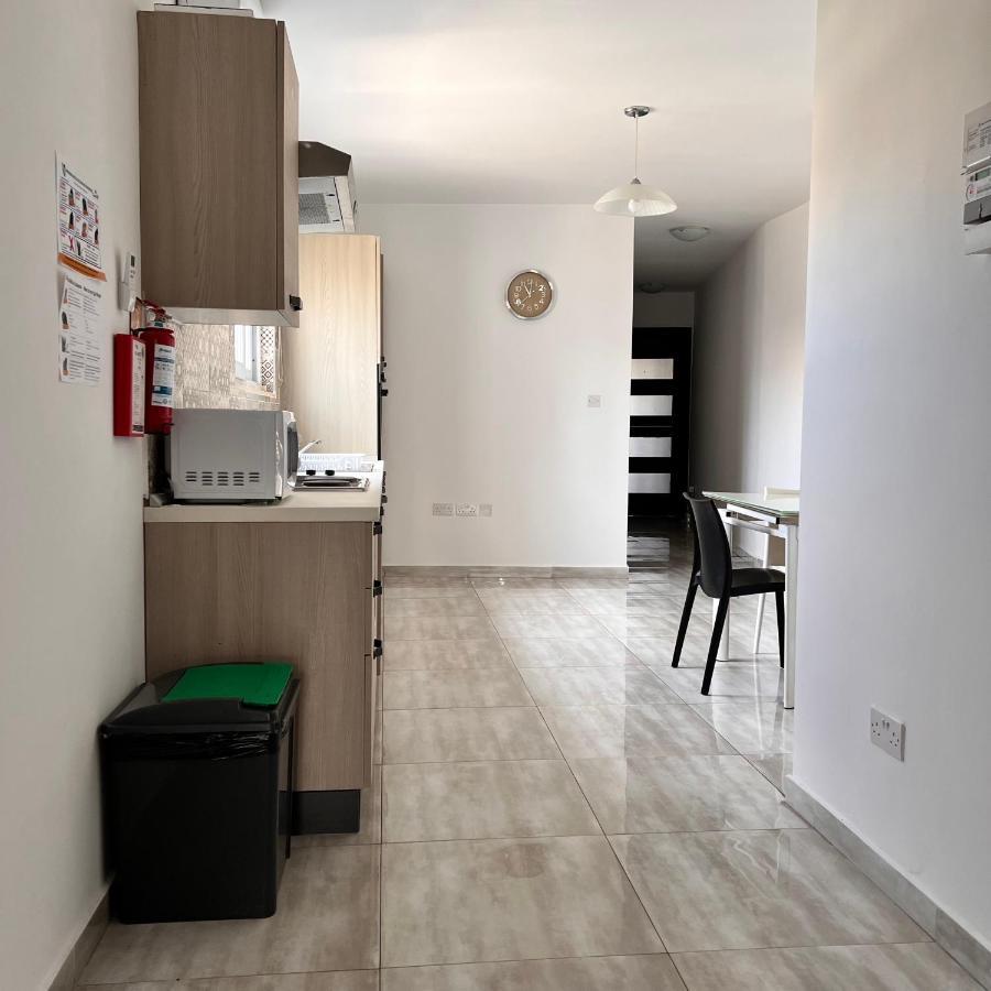 F3 Room 2, Private Room Two Single Beds Shared Bathroom Msida Buitenkant foto